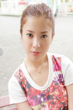 《韩国年轻的妈妈的中字巴巴鱼汤饭》