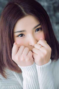 美人何处